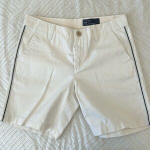 gap white bermuda shorts